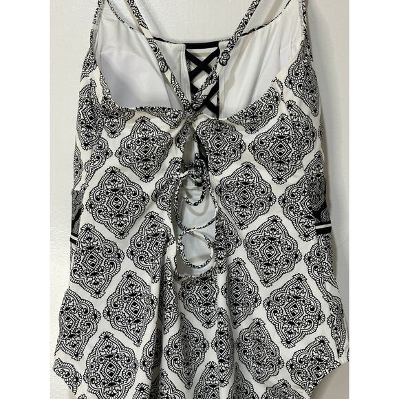 La Blanca Oasis Tile Strappy Back One-Piece Swimsuit White Black Size 14 NWT - Picture 11 of 15
